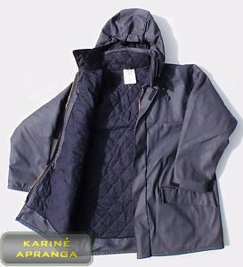 Neperšlampama juodos spalvos  striukė su "Gore-Tex" (su prisegamu pamušalu).