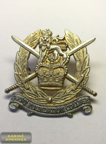 Karališkosios kariuomenės Valstybinio koledžo beretės ženklas. Nr.30